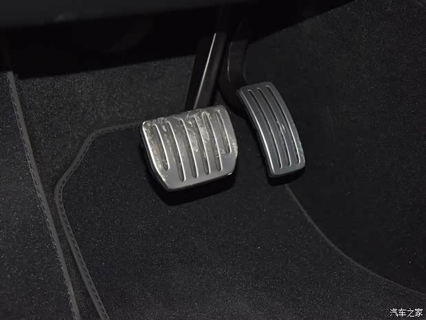 Tesla China Model 3 2024 high-performance all-wheel drive version.